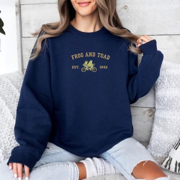 Embroidered Frog And Toad Crewneck Sweatshirt, Vintage Classic Book Hoodie, Cottagecore Aesthetic